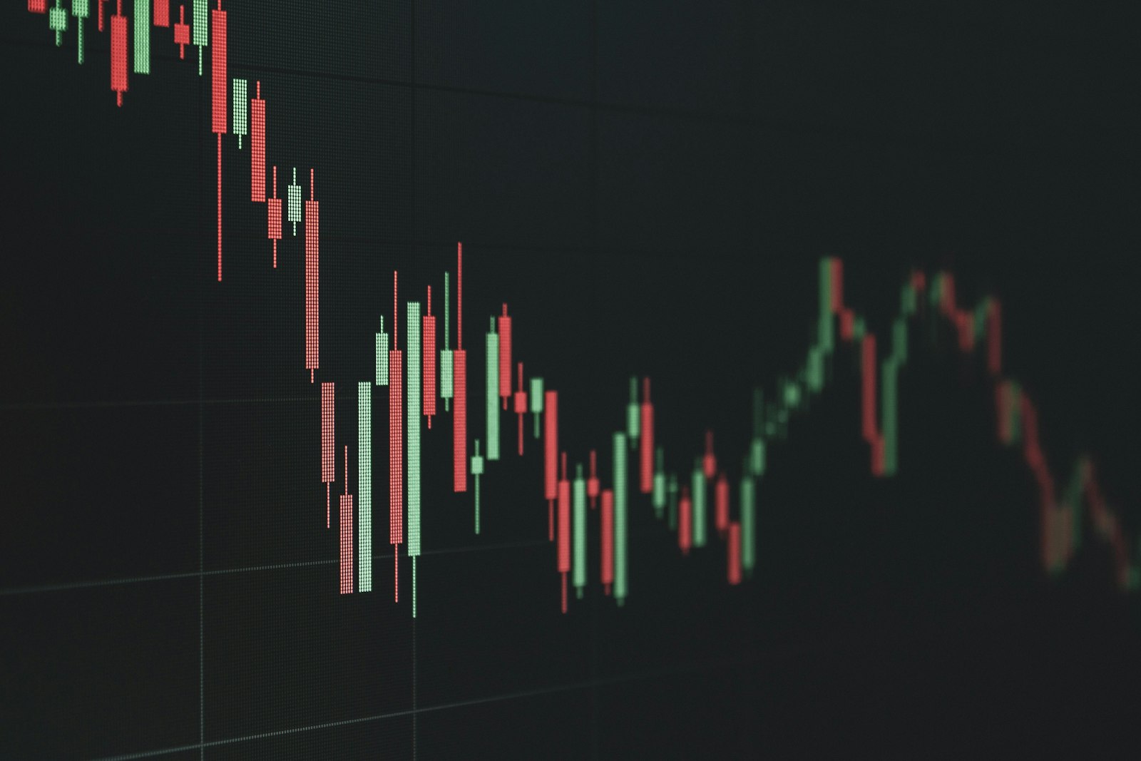 個人向け社債と金利をイメージした金融市場画面