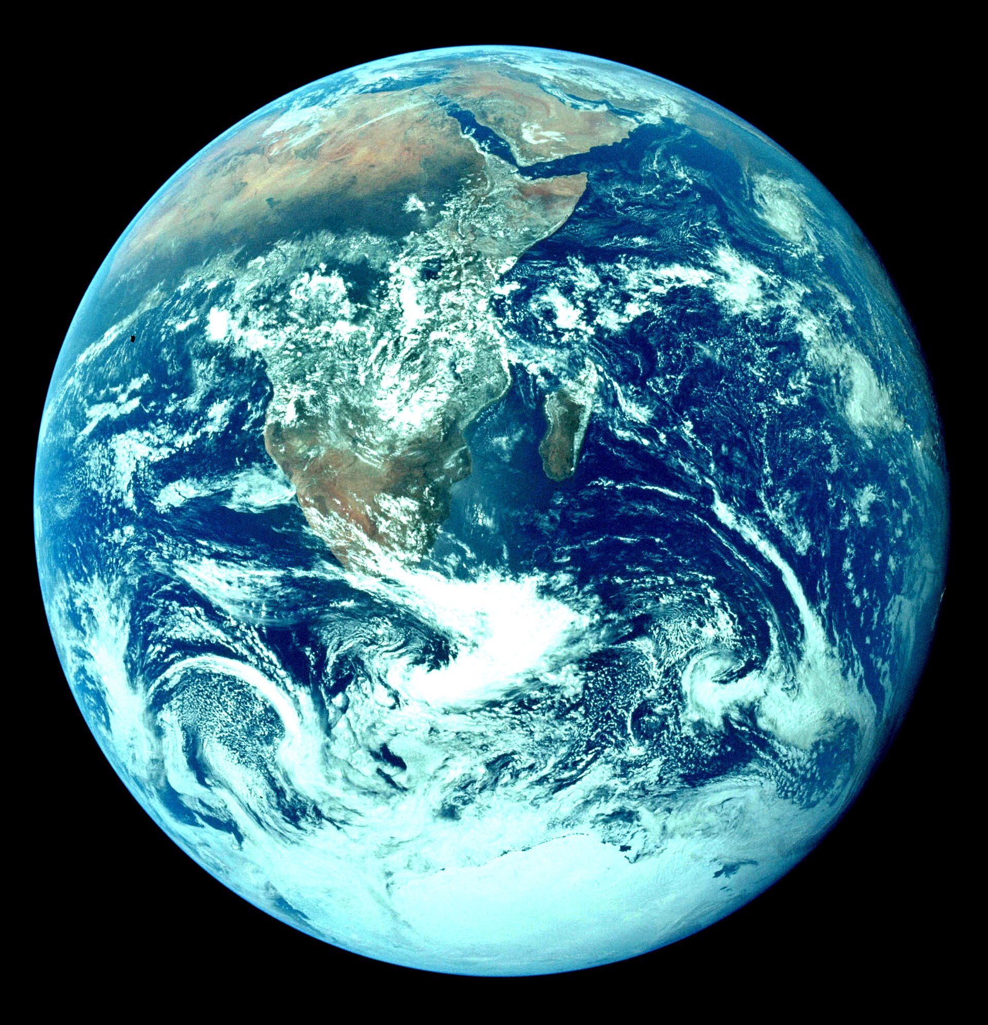 地球の全景（世界経済の記事イメージ）