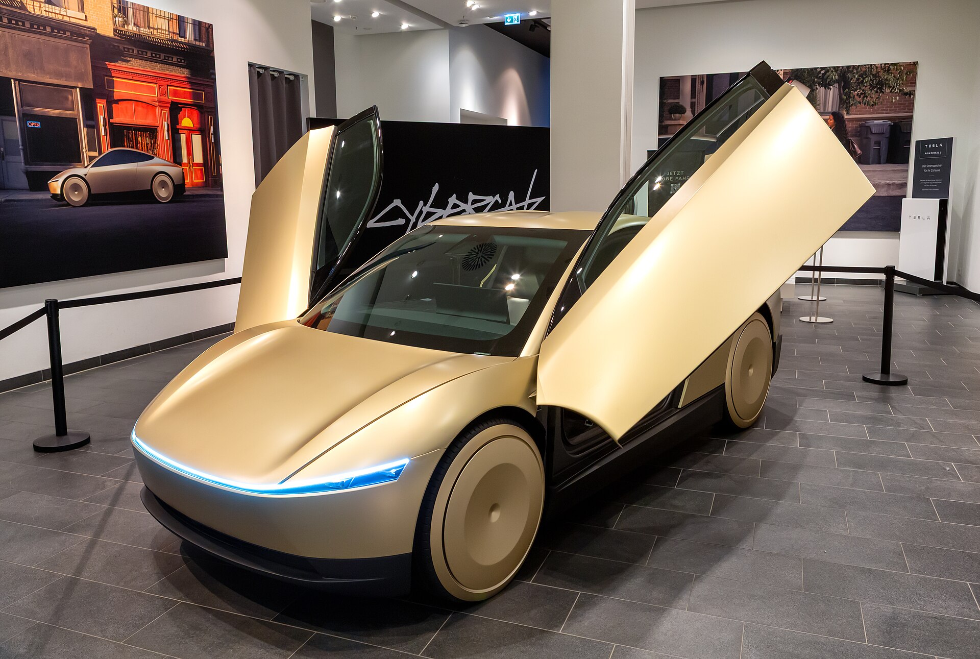 2024年にベルリンで展示されたTesla Cybercabの参考画像