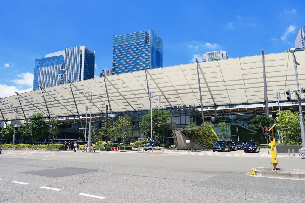 TOFROM YAESU TOWERが9月10日開業—東京駅直結、55店舗先行と「冬以降」の違い