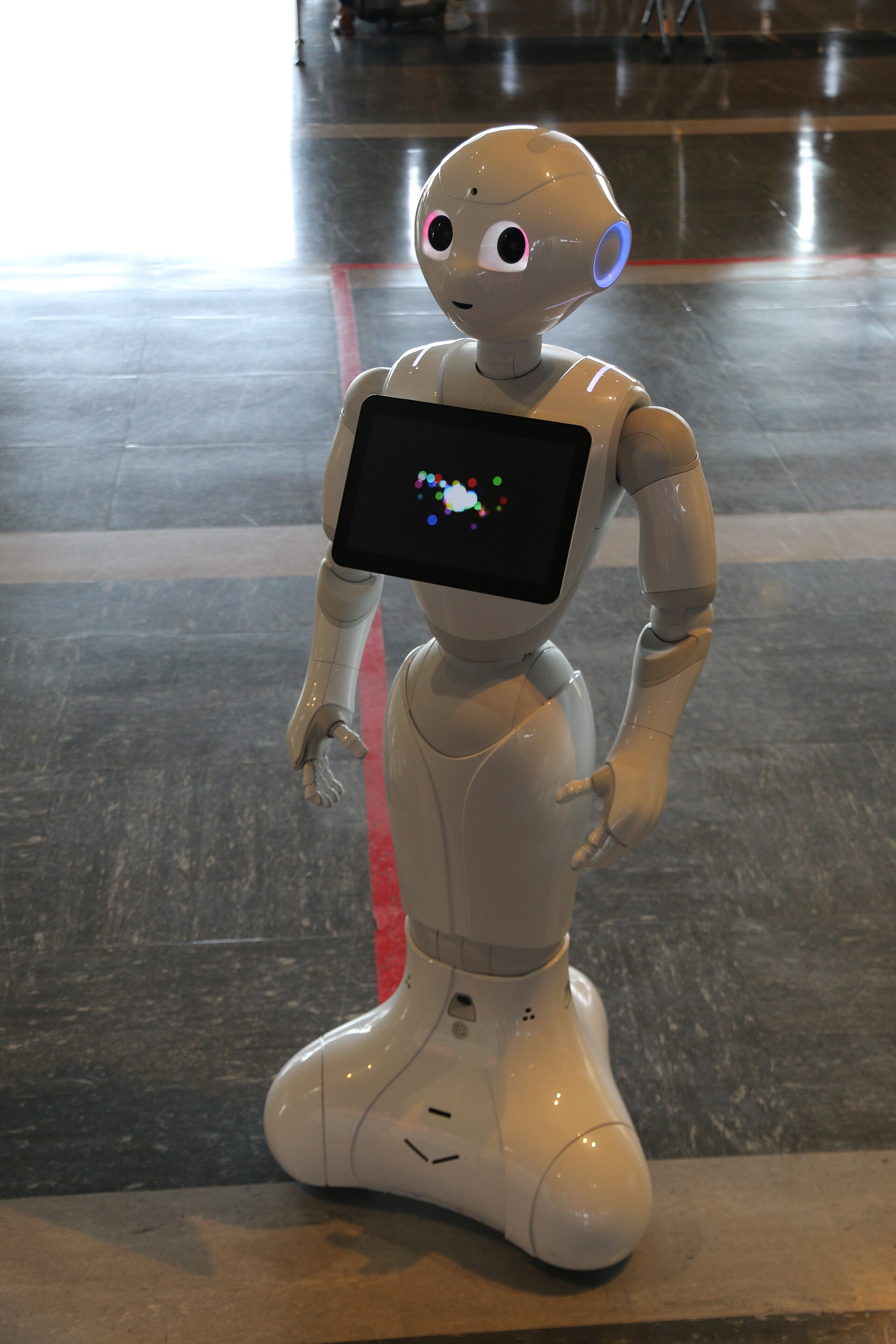 東京に設置されたロボット（フィジカルAIの記事イメージ）