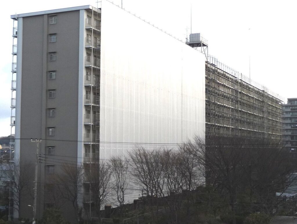 築50年超の賃貸を再生、躯体80％再利用で建築費約30％減—三井不動産「リハイツ長者丸」